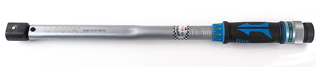 Электронный ключ с рожковыми насадками Licota AQC-N1418210 Динамометрический ключ AQC-N1418210
