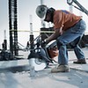 Бензорез Husqvarna K 970 позволяет резать бетон на глубину до 145 мм