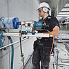 Бурение отверстий в бетоне при помощи Bosch GDB 350 WE